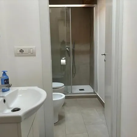 Cosy Flat Next To Bocconi דירה *